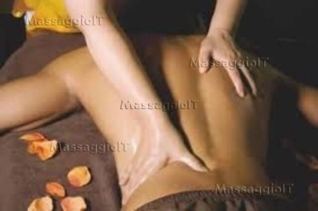 Massaggiatrice Ravenna DOLCE ITALIANA ESEGUE A CERVIA MASSAGGI CORPO A CORPO