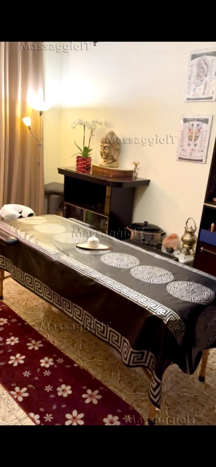 Massaggiatore Roma Thony-massaggiatore