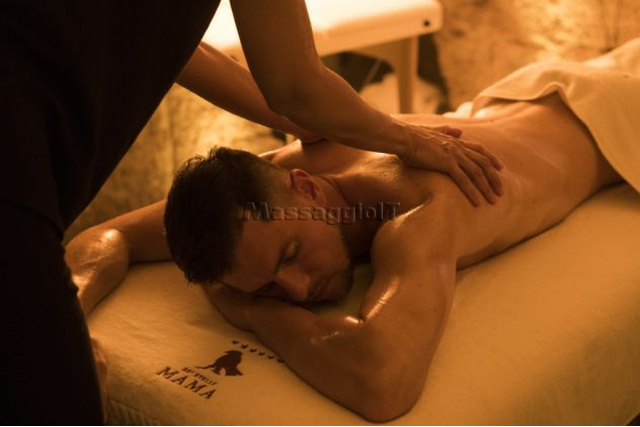 Massaggiatrici Roma Siamo bravissime massaggiatrici: trattamenti olistico rilassante e terapeutico Roma Via Urbana 146