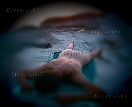 Massaggiatore Milano MASSAGGI  TANTRA MILANO MASSAGGIATORE -piedi massage per UOMO