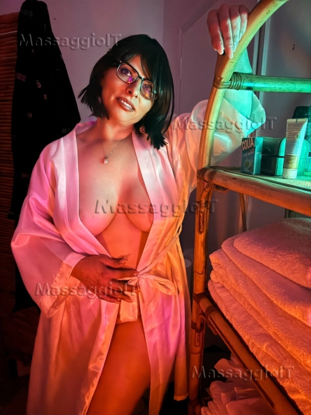 Massaggiatrice Firenze Massaggiatrice Tantra, relax, antistress e sexy per uomo a Firenze