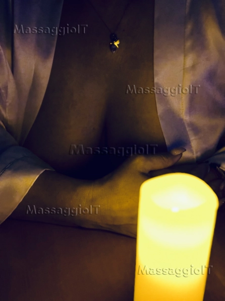 Massaggiatrice Firenze Massaggiatrice Tantra, relax, antistress e sexy per uomo a Firenze