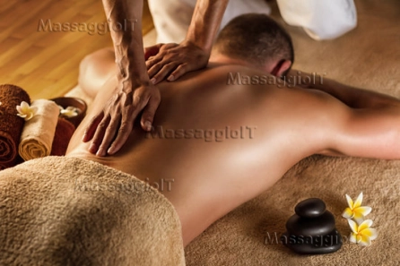 Massaggiatrice Milano ))))))))))))))))  MASSAGGI  TANTRA Sportivo  LINGAM Californiano-piedi massage )))))))))))))))))))