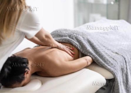 Massaggiatrice Torino ESPERTA MASSAGGIATRICE, ESEGUE SOLO MASSAGGI OLISTICI.... SENZA FINE EROTICO.