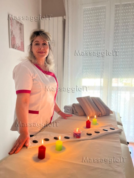 Massaggiatrice Torino ESPERTA MASSAGGIATRICE, ESEGUE SOLO MASSAGGI OLISTICI.... SENZA FINE EROTICO.