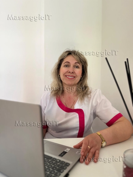 Massaggiatrice Torino ESPERTA MASSAGGIATRICE, ESEGUE SOLO MASSAGGI OLISTICI.... SENZA FINE EROTICO.