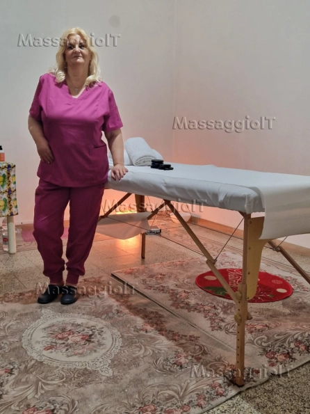 Massaggiatrice Verona MASSAGGIATRICE PROFESSIONISTA ESEGUI VARI TIPI DI MASSAGGI..A RICHIESTA MASSAGGIO LINGAM, MASSAGGIO PROSTATICO