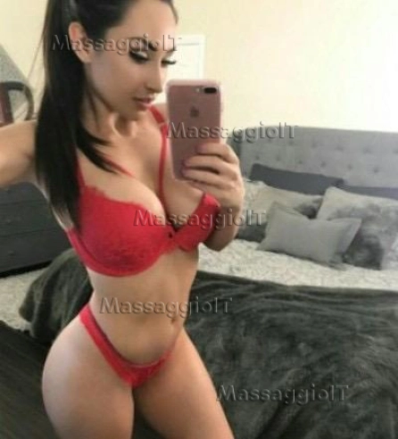 Massaggiatrice Udine A Udine Giulia bella 20enne bambolina 🇮🇹 __ esperta in massaggi lingam ed erotici