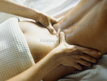 Massaggiatore Napoli Solo per Donne..Regalati un esperienza Unica..Tantra Massage