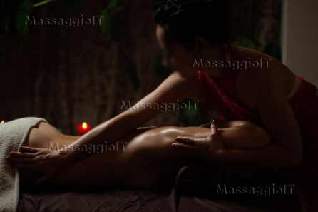 Massaggiatrice Brindisi NEW NEW LUISA VIENI A PROVARE UN VERO MASSAGGIO CORPO SU CORPO, UN VERO BODYMASSAGE
