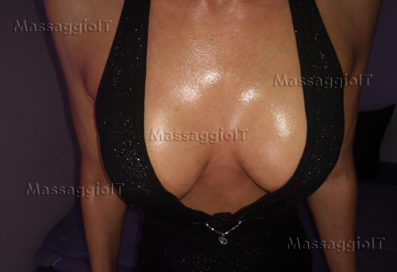 Massaggiatrice Cremona 🔥La tua milf dei tuoi sogni , sensuale , dolce e curata una vera professionista con i suoi 🔥 hot massage 🔥 !! non solo ...🔥🔥🔥🔥
