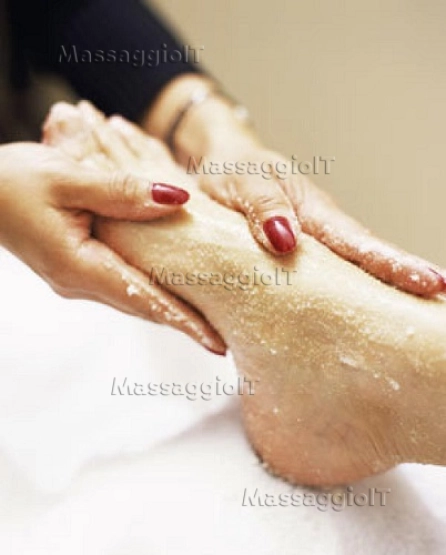 Massaggiatrice Torino PROMO DEL MESE: ANALISI DEL PIEDE + PEDICURE ESTETICO E CURATIVO CON MASSAGGIO FINALE AI PIEDI (CHIAMA SENZA IMPEGNO X MAGGIORI INFO)