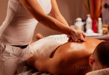 Massaggiatrice Torino 🌴🍃 OASI DEL BENESSERE OLISTICO - VALENTINA ESTETISTA 38ENNE DI OTTIMA PRESENZA, SPECIALISTA NEI TRATTAMENTI PARTI DELICATE 🍀