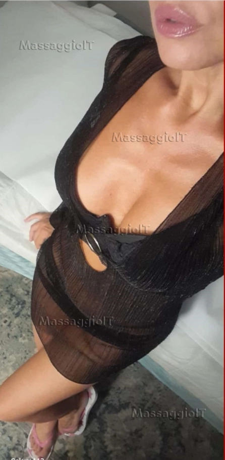 Massaggiatrice Firenze Massaggi Tanta, con i piedi, prostatico e bendato a Firenze, Michela