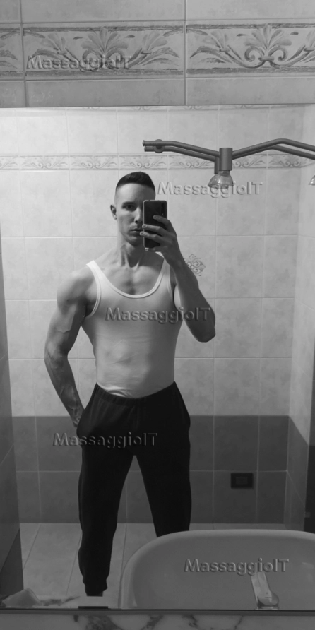 Massaggiatore Torino MASSAGGIO PER DONNE A DOMICILIO