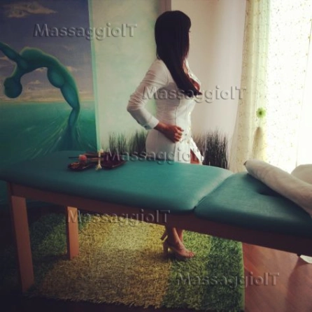 Massaggiatrice Torino MASSAGGIATRICE EROTICA π 30enne abile ed esperta nei massaggi erotici, con un gran bel SENO NATURALE ππ
che ti fara' impazzire.... π (vedi foto)
