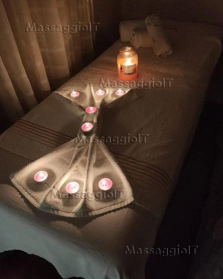 Massaggiatrice Torino MASSAGGIATRICE EROTICA π 30enne abile ed esperta nei massaggi erotici, con un gran bel SENO NATURALE ππ
che ti fara' impazzire.... π (vedi foto)