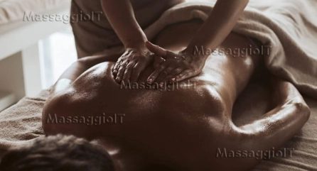 Massaggiatore Napoli Massaggiatore esperto relax tantra per coppie