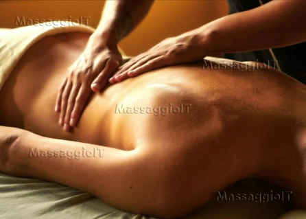 Massaggiatrice Brindisi MASSAGGIO RELAX INTEGRALE