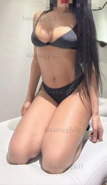 Massaggiatrice Varese SAMANTHA SENSUALE ESEGUE MASSAGGI DA SOGNO