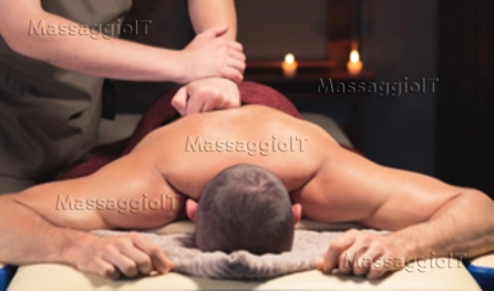 Massaggiatore Caserta Massaggiatore professionale per chi cerca la qualità dei trattamenti in un ambiente riservato Annuncio per DONNA E UOMO