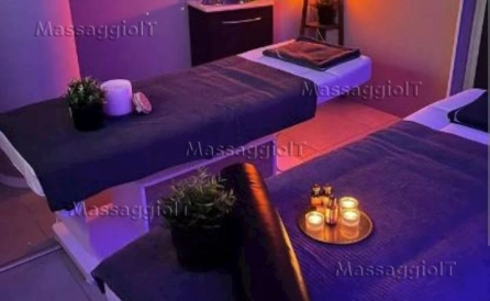 Massaggiatrice Torino MASSAGGIATRICE E MASSAGGIATORE ESEGUONO MASSAGGIO A 4 MANI