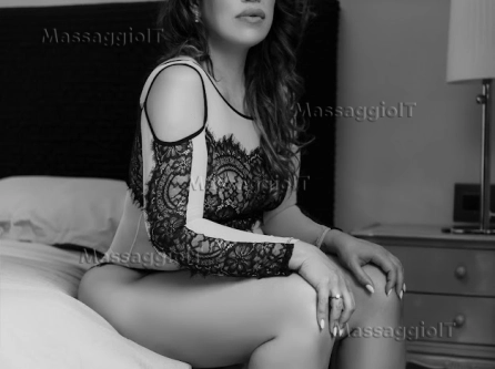 Massaggiatrice Firenze Foto reale… Massaggi sensuali, dolci, coinvolgenti per persone veramente interessate…