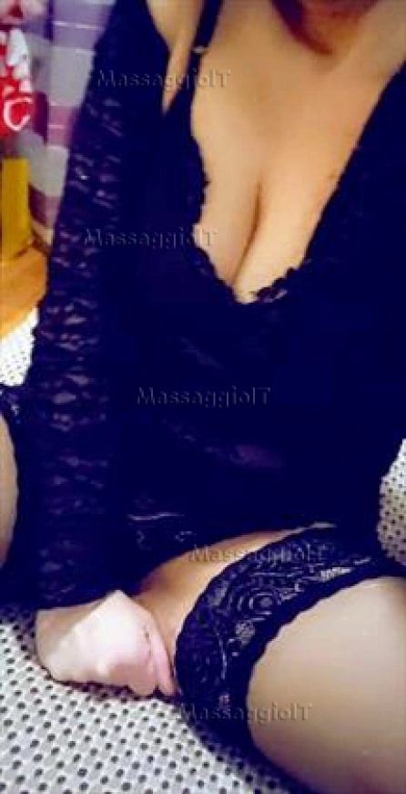 Massaggiatrice Torino STELLA MASSAGGIATRICE STRABILIANTE.... MOLTO FEMMINILE, SENSUALE E COCCOLOSA..... (FOTO REALI E RECENTI)
