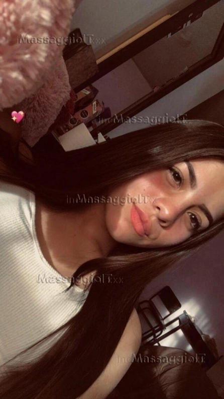 Massaggiatrice Cuneo Bellissima massaggiatrice Emma molto dolce è passionale