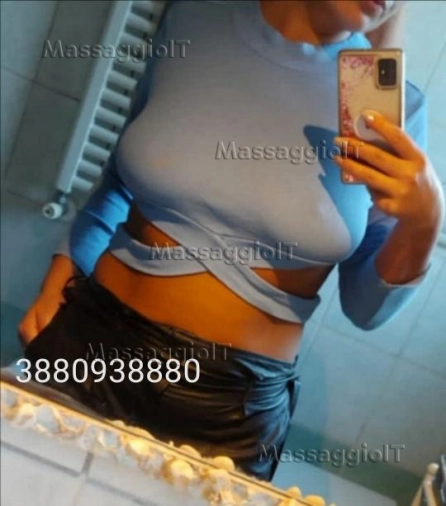 Massaggiatrice Rimini BELLISSIMA BIONDA. MASSAGGIO TANTRA.