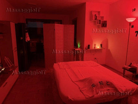 Massaggiatore Bolzano MASSAGGIO EROTICO TANTRA SOLO PER DONNE A BOLZANO