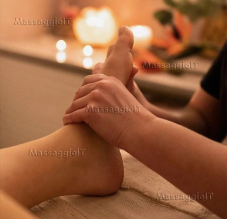 Massaggiatrice Reggio Emilia Bella e sensuale,ti aspetto per donarti attimi di travolgente benessere!!!