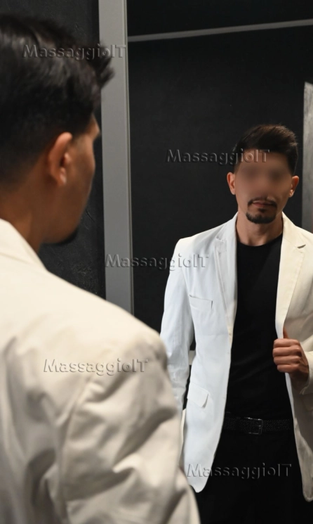 Massaggiatore Catania Relax e Confidenza: Ennio Caruso, la Persona Che Cercavi, il ragazzo che hai sempre desiderato incontrare.
