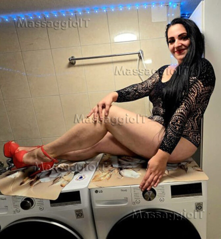 Massaggiatrice Udine ITALIANA BELLISSIMI MASSAGGI, VIENI A SCOPRIRE LA VERA ESSENZA DEL MASSAGGIO