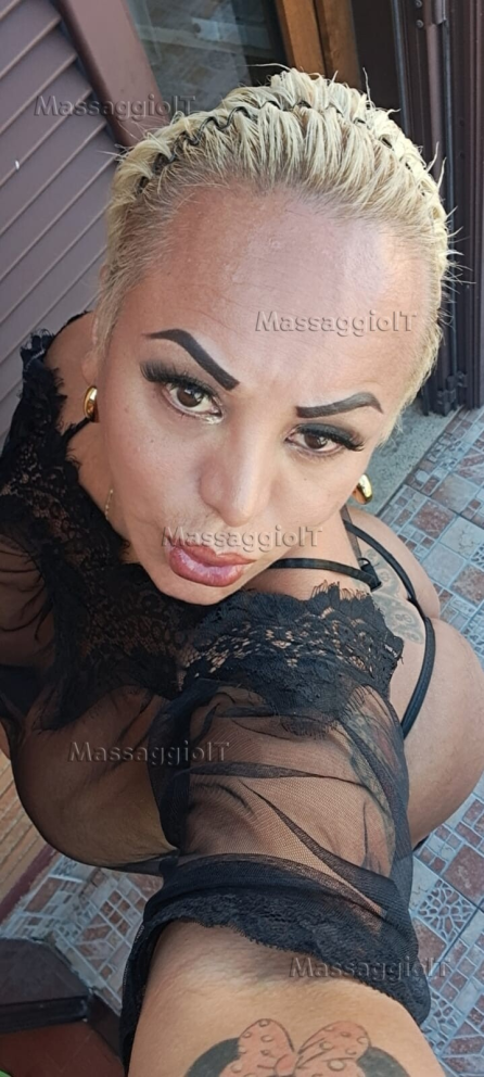 Massaggiatrice Roma A OSTIA IN AMBIENTE RISERVATO E ACCOGLIENTE..... TRANS DAKOTA DE LAURENTIIS PICCOLINA E SPETTACOLARE TRANSEX