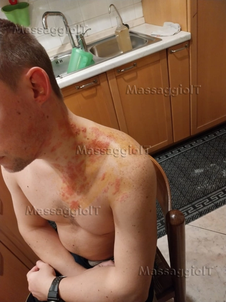 Massaggiatore Trento Ragazzo di bell'aspetto tranquillo sono disponibile per fare massaggi solo per donne e ragazze