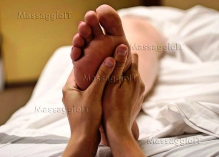 Centro massaggi Monza Massaggio professionale ai piedi MANI MAGICHE
