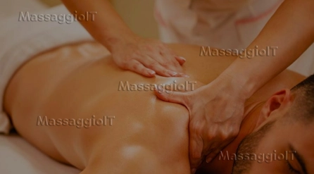 Massaggiatrice Torino MASSAGGIATRICE OLISTICA QUALIFICATA E DI BELLA PRESENZA, SEMPRE IN CAMICE BIANCO E LINGERIE SEXY