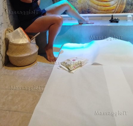 Massaggiatrice Salerno CENTRO OLISTICO NEL CUORE DI ANGRi CON GIOVANI MASSAGGIATRICI