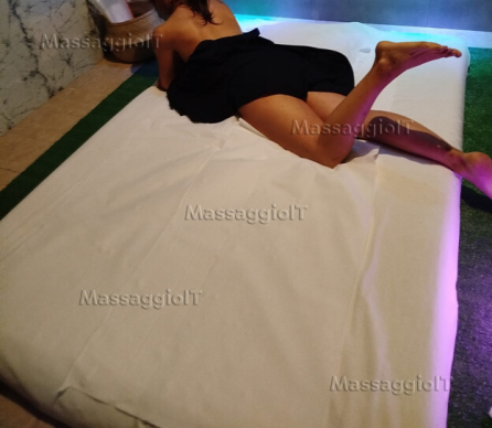 Massaggiatrice Salerno CENTRO OLISTICO NEL CUORE DI ANGRi CON GIOVANI MASSAGGIATRICI