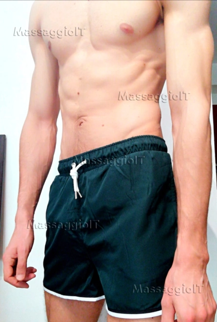 Massaggiatore Roma Benessere e relax per fisico e mente. Massaggiatore ita esperto in rilassante tantra stimolante.