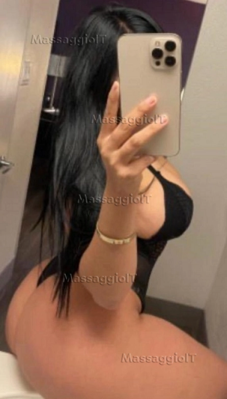 Massaggiatrice Imperia Bella massaggiatrice curvy 27enne assai dolce e delicata con innata passione x i massaggi sensuali e stimolanti