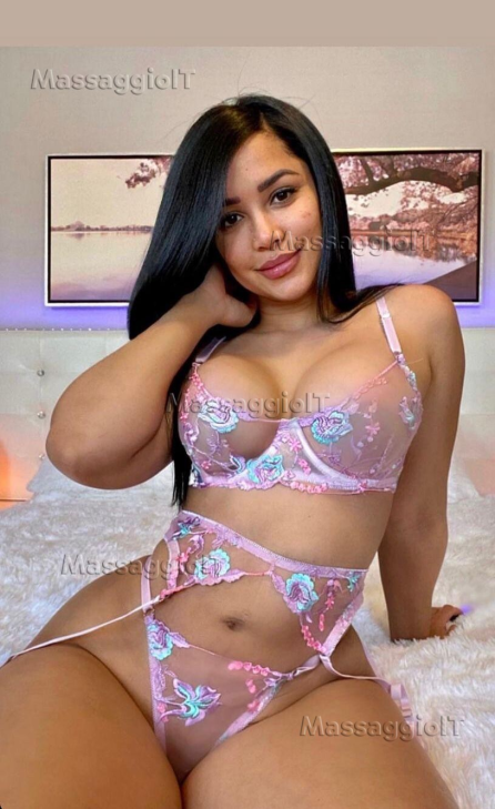 Massaggiatrice Lecce Daniela studentessa colombiana centro massaggi tour di una settimana fino a Sabato dalle 9 fino alle 23
