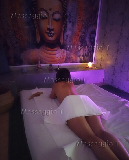 Massaggiatrice Salerno CENTRO OLISTICO NEL CUORE DI ANGRi CON GIOVANI MASSAGGIATRICI