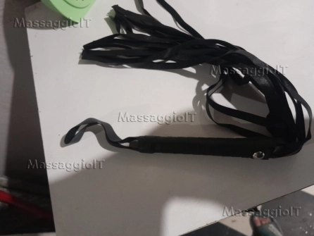 Massaggiatore Napoli PADRONE MASSAGGIATORE AMANTE PIEDI MATURO ESPERTO X DONNE IN CERCA DI NUOVE ESPERIENZE