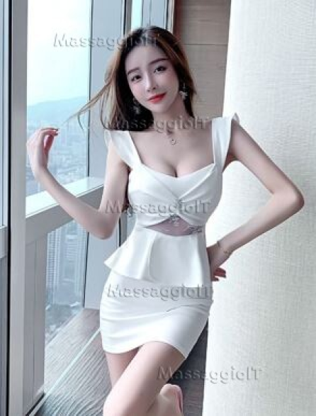 Massaggiatrice Massa-Carrara QUANDO LA BELLEZZA INCONTRA L’ELEGANZA… NASCE UN MOMENTO UNICO 🎀
