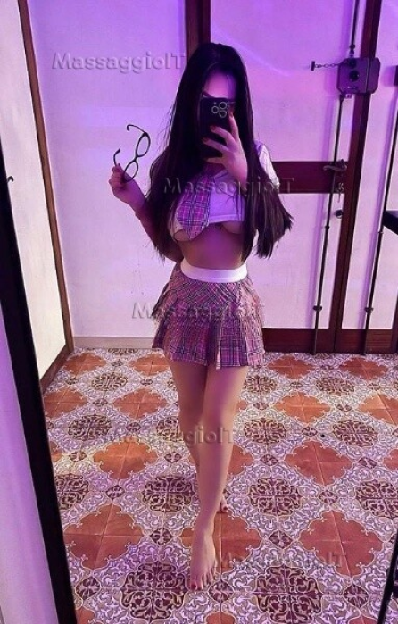 Massaggiatrice Parma Massaggio completo Indimenticabile AMBIENTE CLIMATIZZATO 