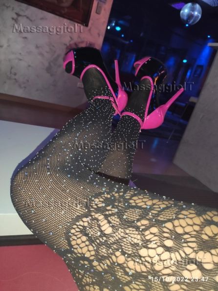 Massaggiatrice Udine ITALIANA BIONDISSIMA CON CORPO DA SEXY STAR SPECIALISTA MASSAGGIO EROTICO,  TANTRICO, BODY TO BODY E  PROSTATICO - FOTO REALI SENZA RITOCCHI CHE TUTTI COMMENTANO CON: ' CAMBIA FOTOGRAFO'🤩