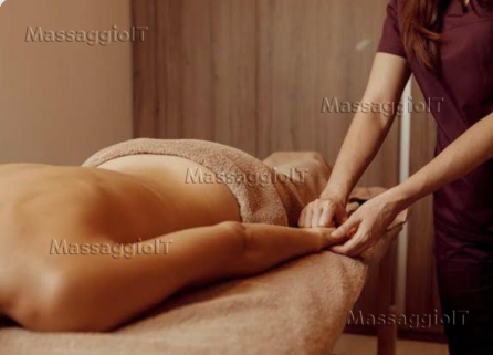 Massaggiatrice Salerno Massaggio erotico trantrico
