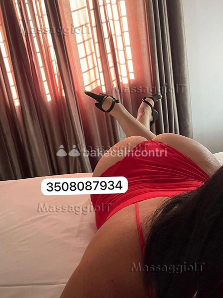 Massaggiatrice Napoli MORA NAPOLETANA PER MOMENTI RILASSANTI